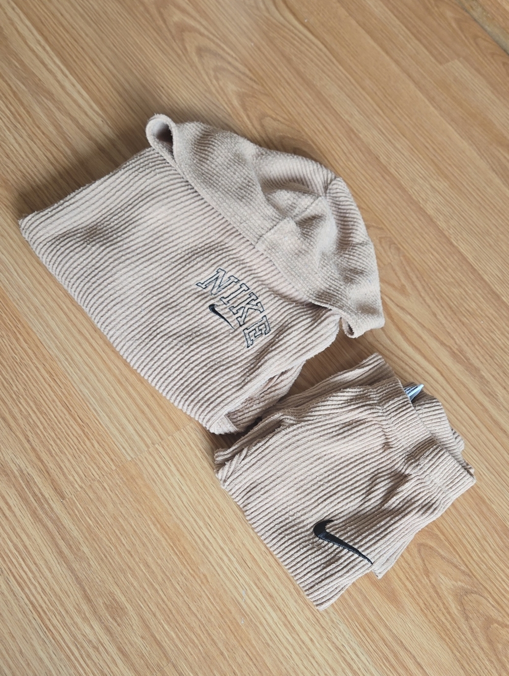 Nike Beige Fuzzy Corded Hoodie & Joggers Kids Set - Picture 9 of 11